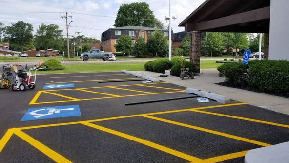Auto Dealer / Service Facility: 6420 Joliet Rd, Countryside, IL 60525